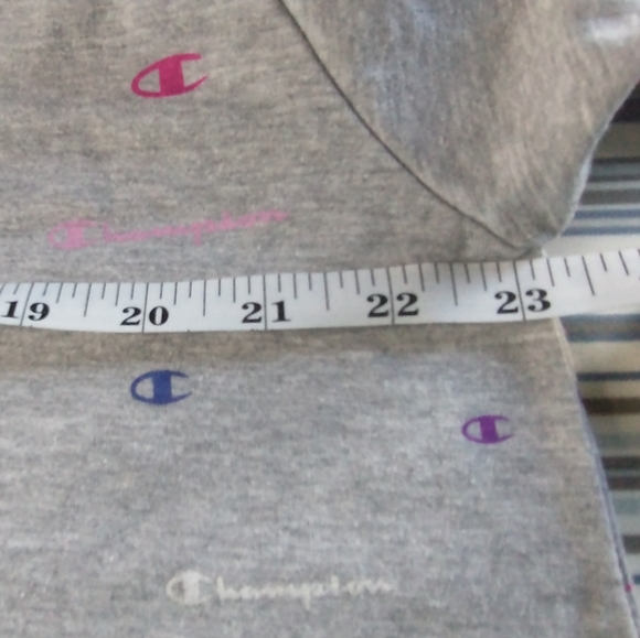 1X NWT CHAMPION Grey Logo Crop Top - Picture 16 of 16
